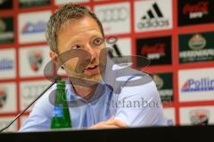 2. BL - FC Ingolstadt 04 - Saison 2013/2014 - Pressekonferenz neuer Chef-Trainer Marco Kurz - Sportdirektor Thomas Linke