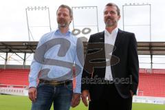 2. BL - FC Ingolstadt 04 - Saison 2013/2014 - Pressekonferenz neuer Chef-Trainer Marco Kurz - Sportdirektor Thomas Linke und Cheftrainer Marco Kurz für die Fotografen im Sportpark