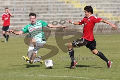 Regionalliga Bayern - FC Ingolstadt 04 II - SpVgg Greuther Fürth II - 0:3 - Stefan Müller rechts wird gefoult und dafür bekommt Silas Göpfert die rote Karte