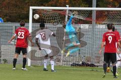 Regionalliga Bayern - FC Ingolstadt 04 II - 1.FC Nürnberg II - Torwart Thomas Reichlmayr kann den Ball nicht halten Ausgleich