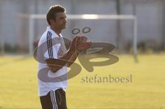 Regionalliga Bayern - FC Ingolstadt 04 II - TSV Buchbach -  Cheftrainer Tommy Stipic bei seinem ersten Spiel in der Regionalliga als Trainer. Klatscht Beifall