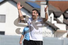 Regionalliga Süd - FC Ingolstadt 04 II - FC Bayern II - Cheftrainer Tommy Stipic am Spielfeldrand gestikulierend