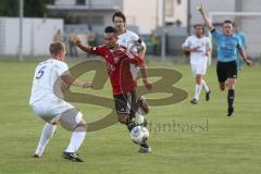 Regionalliga Bayern - FC Ingolstadt 04 II - FC Bamberg 1:0 - Manuel Ott im Angriff wird vom Schiedsrichter gestoppt
