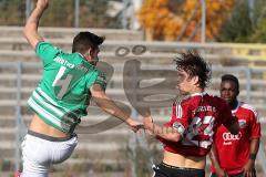 Regionalliga Bayern - FC Ingolstadt 04 II - SpVgg Greuther Fürth II - 0:3 - Marcel Hagmann Kopfballduell mit Peter Szilvasi rechts