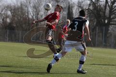 B-Junioren-Bundesliga SW 2013/2014 - FC Ingolstadt 04 - Eintracht Frankfurt - 2:2 - Sanjin Lelic stoppt den Ball mit der Brust