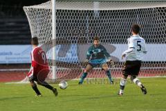 U17 Bundesliga - FC Ingolstadt 04 - FC Bayern - links Kayali Nabil im Abseits schießt aufs Tor