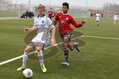 B-Junioren Bundesliga - FC Ingolstadt 04 - Karlsruher SC - rechts Yomi Scintu wird der Ball abgenommen