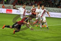 2. Bundesliga - Fußball - FC Ingolstadt 04 - 1. FC Nürnberg - Alfredo Morales (6, FCI) köpft zum Tor, Schäfer, Raphael (1.FCN 1) hält den Ball, große Chance