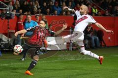 2. Bundesliga - Fußball - FC Ingolstadt 04 - 1. FC Nürnberg - Thomas Pledl (30, FCI) und von rechts kommt Pinola, Javier (1.FCN 25) geflogen