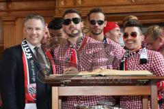 FC Ingolstadt 04 - Meisterfeier - Bundesliga Aufstieg - voller Rathausplatz - Stimmung - Fans - Historischer Sitzungssaal, Eintrag ins Goldene Buch - Oberbürgermeister Dr. Christian Lösel Mathew Leckie (7, FCI) und Danilo Soares Teodoro (15, FCI)