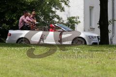 FC Ingolstadt 04 - Meisterfeier - Auto Corso vom Audi Sportpark in die Stadt - Donaubrücke Zuschauer Bundesligaaufstieg