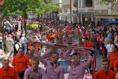 FC Ingolstadt 04 - Meisterfeier - Auto Corso vom Audi Sportpark in die Stadt - Fußgängerzone Corso Bundesligaaufstieg