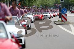 FC Ingolstadt 04 - Meisterfeier - Auto Corso vom Audi Sportpark in die Stadt - Start Manchinger Strasse Zuschauer Bundesligaaufstieg