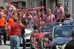 FC Ingolstadt 04 - Meisterfeier - Auto Corso vom Audi Sportpark in die Stadt - Fußgängerzone Bundesligaaufstieg