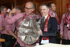 FC Ingolstadt 04 - Meisterfeier - Bundesliga Aufstieg - voller Rathausplatz - Stimmung - Fans - Historischer Sitzungssaal, Eintrag ins Goldene Buch - Oberbürgermeister Dr. Christian Lösel mit Vorsitzender des Vorstandes Peter Jackwerth (FCI) mit Meistersc