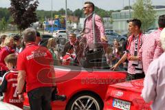 FC Ingolstadt 04 - Meisterfeier - Auto Corso vom Audi Sportpark in die Stadt - Pascal Groß (10, FCI) Bundesligaaufstieg