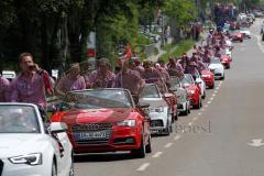 FC Ingolstadt 04 - Meisterfeier - Auto Corso vom Audi Sportpark in die Stadt - Manchinger Strasse Zuschauer Bundesligaaufstieg