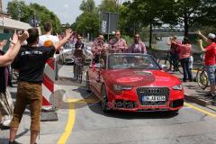 FC Ingolstadt 04 - Meisterfeier - Auto Corso vom Audi Sportpark in die Stadt - Donaulände Zuschauer Bundesligaaufstieg