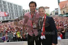 FC Ingolstadt 04 - Meisterfeier - Bundesliga Aufstieg - voller Rathausplatz - Stimmung - Fans - Verleihung Goldene Medaille der Stadt - Oberbürgermeister Dr. Christian Lösel mit Andre Mijatović (4, FCI)