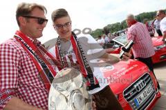 FC Ingolstadt 04 - Meisterfeier - Auto Corso vom Audi Sportpark in die Stadt - Cheftrainer Ralph Hasenhüttl (FCI) mit Meisterschale