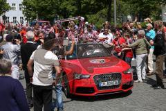 FC Ingolstadt 04 - Meisterfeier - Auto Corso vom Audi Sportpark in die Stadt - Paradeplatz Zuschauer Thomas Pledl (30, FCI) Max Christiansen (19, FCI) Torwart Ramazan Özcan (1, FCI) Bundesligaaufstieg