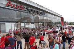 FC Ingolstadt 04 - Meisterfeier Bundesligaaufstieg - Auto Corso vom Audi Sportpark in die Stadt - Audi A5 Cabrio
