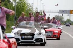 FC Ingolstadt 04 - Meisterfeier - Auto Corso vom Audi Sportpark in die Stadt - Start Stefan Wannenwetsch (22, FCI) Stefan Lex (14, FCI) Karl-Heinz Lappe (25, FCI) Bundesligaaufstieg