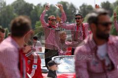 FC Ingolstadt 04 - Meisterfeier - Auto Corso vom Audi Sportpark in die Stadt - Moritz Hartmann (9, FCI) Torwart Andre Weis (33,FCI) Bundesligaaufstieg