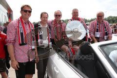 FC Ingolstadt 04 - Meisterfeier - Auto Corso vom Audi Sportpark in die Stadt - Audi A5 Cabrio - Cheftrainer Ralph Hasenhüttl (FCI) Vorstand Axel Strotbek, Frank Dreves, Dr. Martin Wagener, Vorsitzender des Vorstandes Peter Jackwerth (FCI)