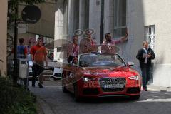 FC Ingolstadt 04 - Meisterfeier - Auto Corso vom Audi Sportpark in die Stadt - Fußgängerzone Corso Bundesligaaufstieg