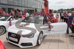 FC Ingolstadt 04 - Meisterfeier - Auto Corso vom Audi Sportpark in die Stadt - Roger de Oliveira Bernardo (8, FCI) Cheftrainer Ralph Hasenhüttl (FCI) Marvin Matip (34, FCI) Bundesligaaufstieg