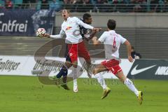 2. Bundesliga - RB Leipzig - FC Ingolstadt 04 - Yussuf Poulsen links und rechts Kopfbalduell Marvin Matip (34)