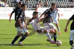 2. Bundesliga - FSV Frankfurt - FC Ingolstadt 04 - 0:1 - mitte Alfredo Morales (6) wird von zwei Gegenspielern gestört