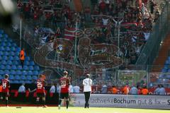 2. Bundesliga - Fußball - VfL Bochum - FC Ingolstadt 04 - Speil ist aus, Niederlage, Cheftrainer Ralph Hasenhüttl (FCI) und Team bedanken sich bei den Ingolstädter Fans