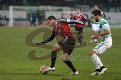 2. Bundesliga - Fußball - SpVgg Greuther Fürth - FC Ingolstadt 04 - links Mathew Leckie (7 - FC Ingolstadt 04) und rechts Niko Gießelmann (GF)