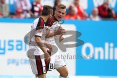 2. Bundesliga - Fußball - 1. FC Kaiserslautern - FC Ingolstadt 04 - Max Christiansen (19, FCI) zieht ab und trifft zum 1:1 Ausgleich Tor Jubel mit Mathew Leckie (7, FCI)