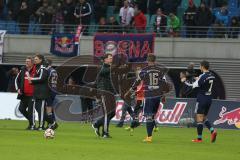 2. Bundesliga - RB Leipzig - FC Ingolstadt 04 - Sieg in Leipzig Cheftrainer Ralph Hasenhüttl gratuliert Lukas Hinterseer (16)