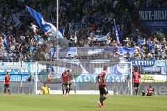 2. Bundesliga - Fußball - VfL Bochum - FC Ingolstadt 04 - Treffer Tor zum 3:1 für Bochum, Torwart Ramazan Özcan (1, FCI) sitzt am Boden, Endstand fassungslos Niederlage