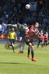 2. Bundesliga - Fußball - VfL Bochum - FC Ingolstadt 04 - Kopfballduell Timo Perthel (VfL 24) und Lukas Hinterseer (16, FCI)