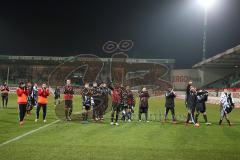 2. Bundesliga - Fußball - SpVgg Greuther Fürth - FC Ingolstadt 04 - Mannschaft des FCI lässt sich von den Fans feiern