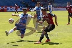 2. Bundesliga - Fußball - VfL Bochum - FC Ingolstadt 04 - Anthony Losilla (VfL 8) schnappt den Ball vor Stefan Lex (14, FCI)