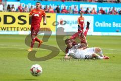 2. Bundesliga - Fußball - 1. FC Kaiserslautern - FC Ingolstadt 04 - Karl-Heinz Lappe (25, FCI) schaut dem Ball nach