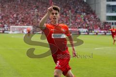 2. BL - Saison 2014/2015 - 1. FC Kaiserslautern - FC Ingolstadt 04 - Erik Thommy #18 rot Kaiserslautern schiesst den 1:0 Führungstreffer -  Foto: Jürgen Meyer