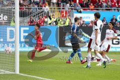 2. Bundesliga - Fußball - 1. FC Kaiserslautern - FC Ingolstadt 04 - Tor 1:0 für FCK durch Erik Thommy (1.FCK 18) Torwart Andre Weis (33,FCI) schaut dem Ball hinterher