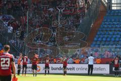 2. Bundesliga - Fußball - VfL Bochum - FC Ingolstadt 04 - Speil ist aus, Niederlage, Cheftrainer Ralph Hasenhüttl (FCI) und Team bedanken sich bei den Ingolstädter Fans