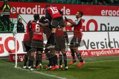 2. Bundesliga - Fußball - SpVgg Greuther Fürth - FC Ingolstadt 04 - Torjubel Pascal Groß (10 - FC Ingolstadt 04) mit dem Team an der Ecke