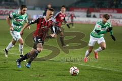 2. Bundesliga - Fußball - SpVgg Greuther Fürth - FC Ingolstadt 04 - links Robert Bauer (23 - FC Ingolstadt 04) und rechts Zsolt Korcsmar (GF)