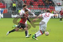 2. BL - FC Ingolstadt 04 - 1. FC Kaiserslautern - in Bedrängnis Mathew Leckie (7) rechts Dominique Heintz und hinten Markus Karl