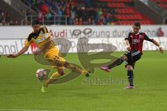 2. Bundesliga - FC Ingolstadt 04 - VfR AAlen - rechst Danilo Soares Teodoro (15) zieht auf das Tor, links Andreas Hofmann (VfR)