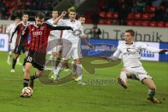 2. BL - FC Ingolstadt 04 - FC St. Pauli - Pascal Groß (10) zieht ab und erzielt das 2:1 Tor, rechts kommt Marcel Halstenberg (StP)